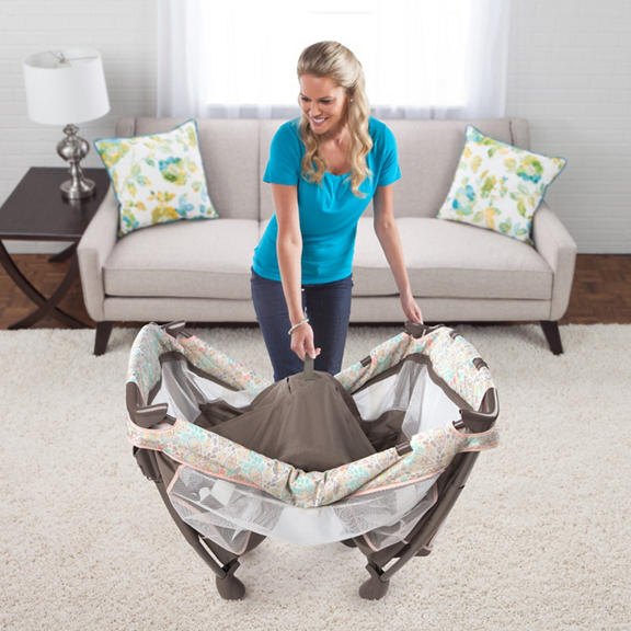 Soothe Me Softly Washable Playard - Piper™
