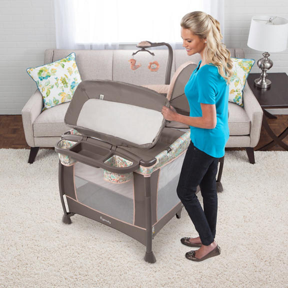 Soothe Me Softly Washable Playard - Piper™