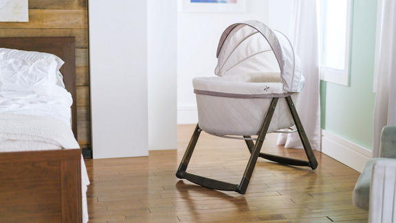 FoldAway Rocking Wood Bassinet - Carrington