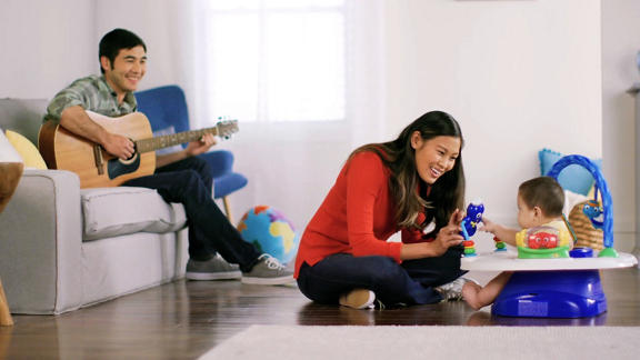 3-in-1 Snack & Discover Seat™