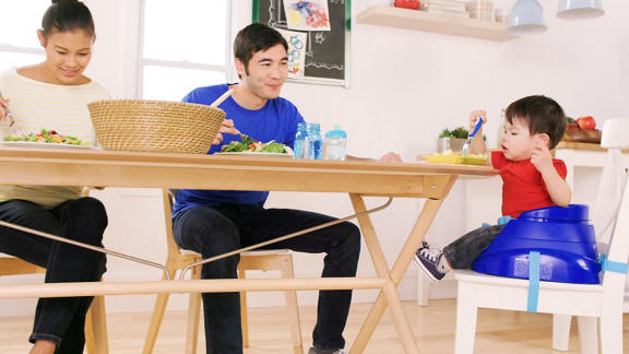 3-in-1 Snack & Discover Seat™