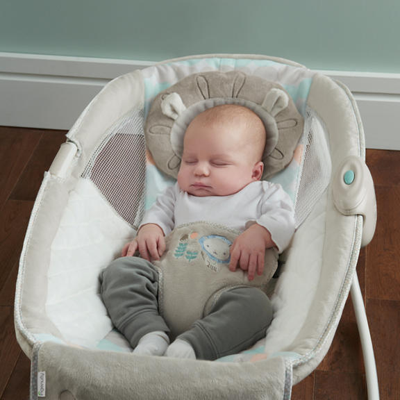 Moonlight Rocking Sleeper™ - Lullaby Lion™
