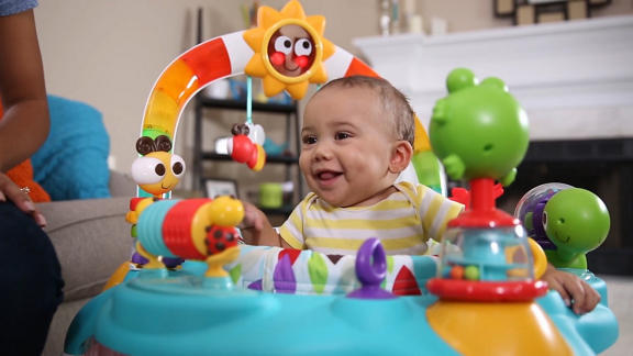 2-in-1 Silly Sunburst Activity Gym & Saucer™