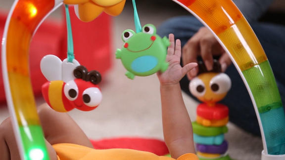 2-in-1 Silly Sunburst Activity Gym & Saucer™